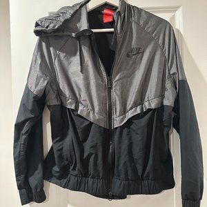 Nike Womens Medium Windbreaker Zipup Black and Gray Slightly Used